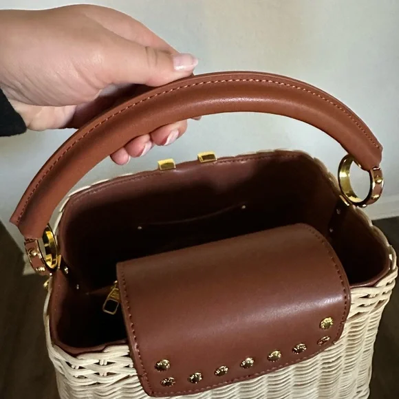 Chic Wicker Mini Bag with Brown Handle - Picture 5 of 8
